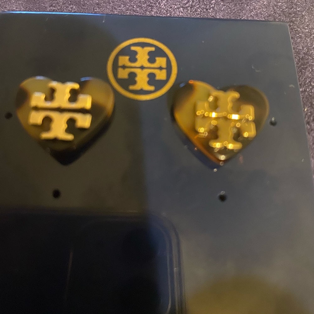 Tory Burch Heart Stud